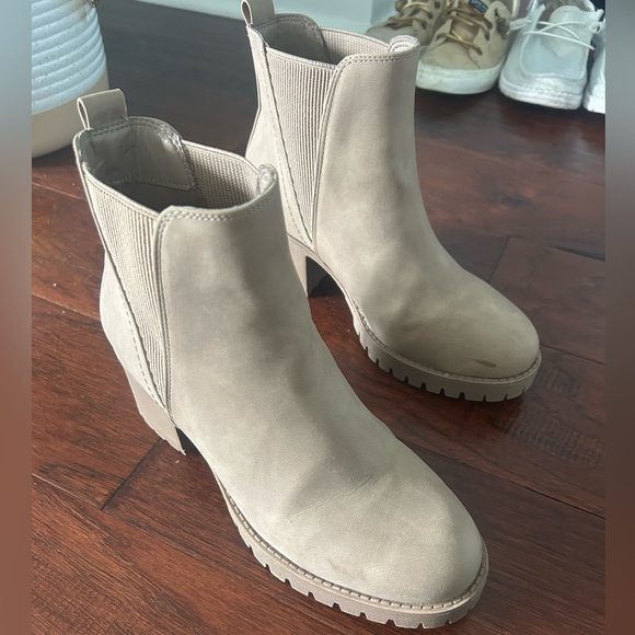 MIA Jody Ribbed Chelsea Lug Boots - Picture 5 of 8